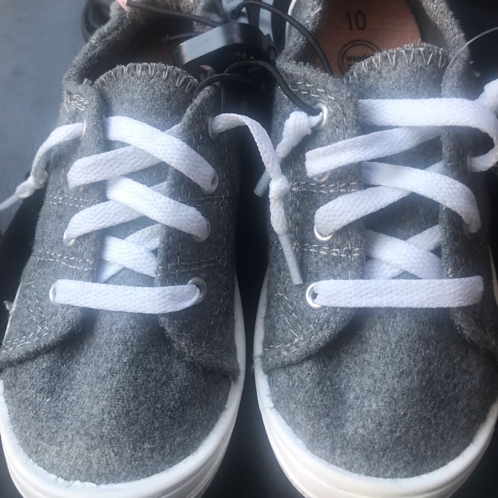 Cute gray shoes
